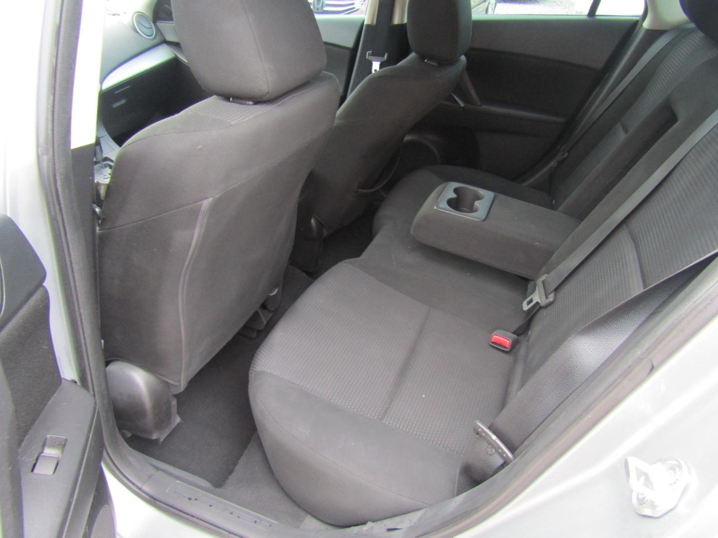 2012 Silver /Gray Mazda MAZDA3 (JM1BL1L77C1) , located at 15016 S Hwy 231, Midland City, AL, 36350, (334) 983-3001, 31.306210, -85.495277 - Photo#4